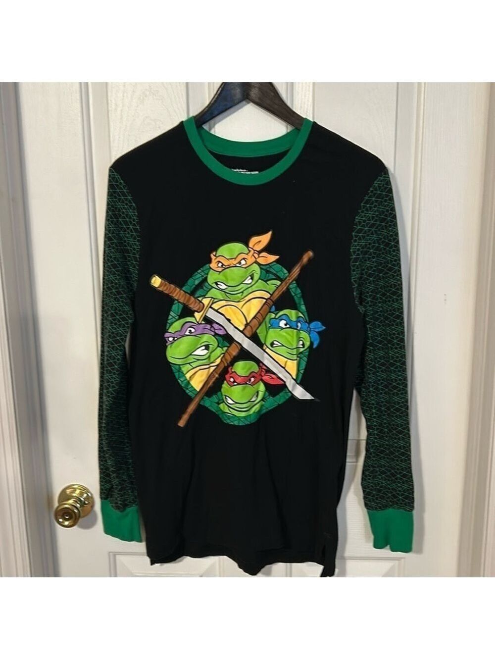 Nickelodeon Teenage Mutant Ninja Turtles t-shirt, long sleeves, Youth size L.